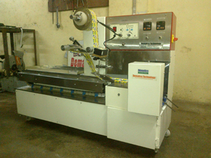 TableTop Horizontal Flow Wrap Machine